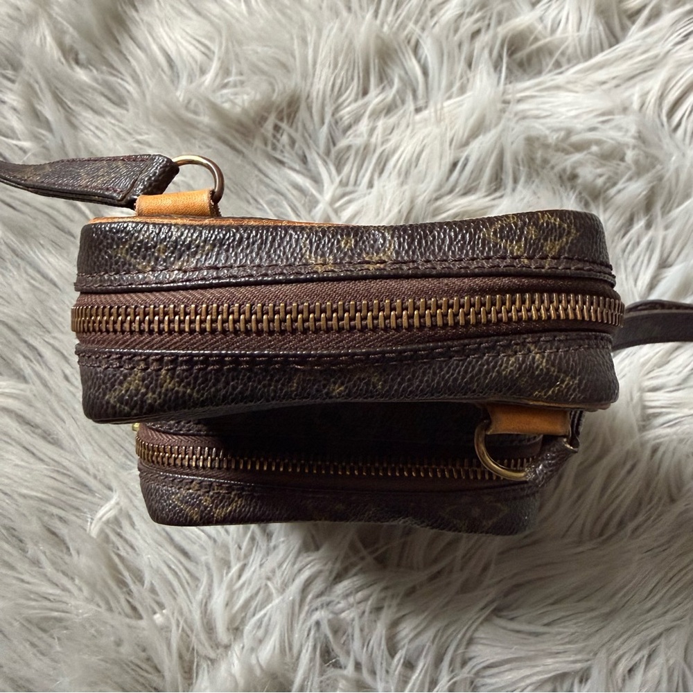 LOUIS VUITTON Monogram Amazone Crossbody Bag - Picture 5 of 16